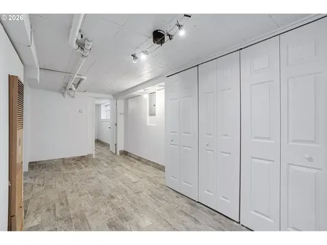 2817 NE Weidler Street Portland OR 97232