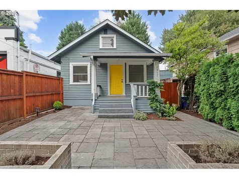 2817 NE Weidler Street Portland OR 97232