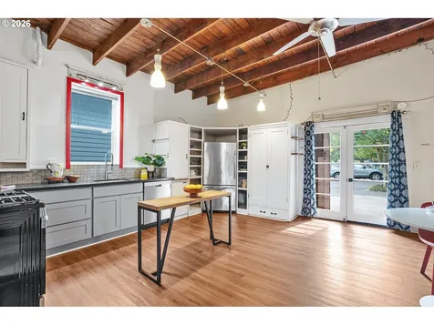 2817 NE Weidler Street Portland OR 97232