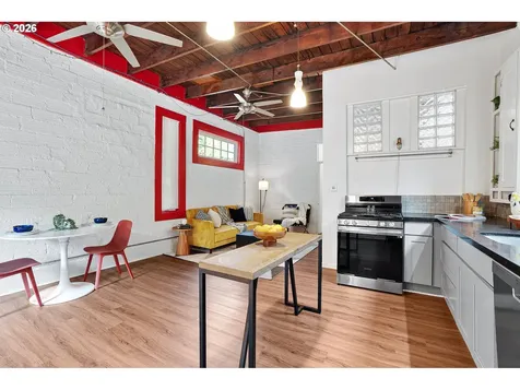 2817 NE Weidler Street Portland OR 97232