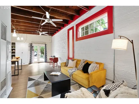 2817 NE Weidler Street Portland OR 97232