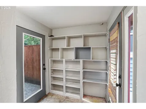 2817 NE Weidler Street Portland OR 97232