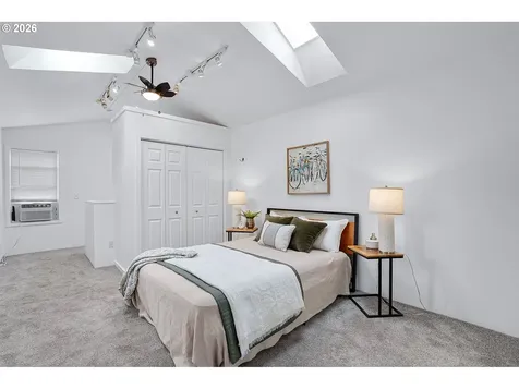 2817 NE Weidler Street Portland OR 97232