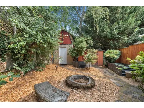 2817 NE Weidler Street Portland OR 97232