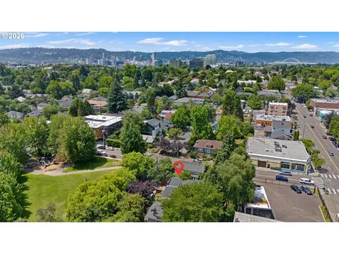 2817 NE Weidler Street Portland OR 97232