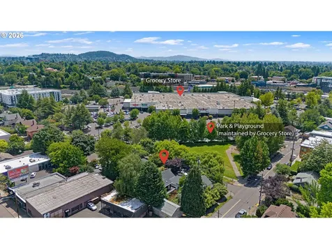2817 NE Weidler Street Portland OR 97232