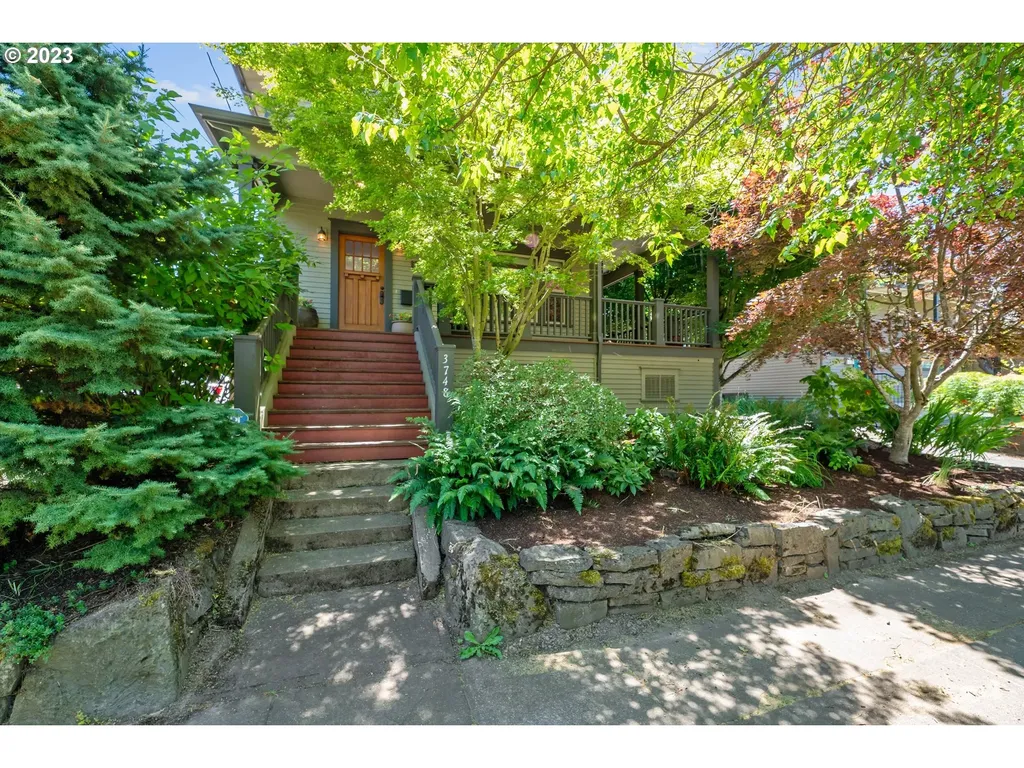 3748 Se Lincoln Street Portland OR 97214