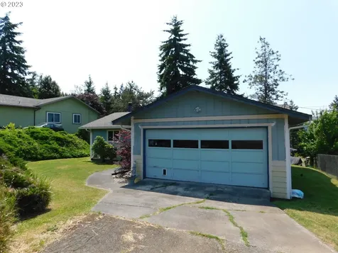 1968 View Street Myrtle Point OR 97458