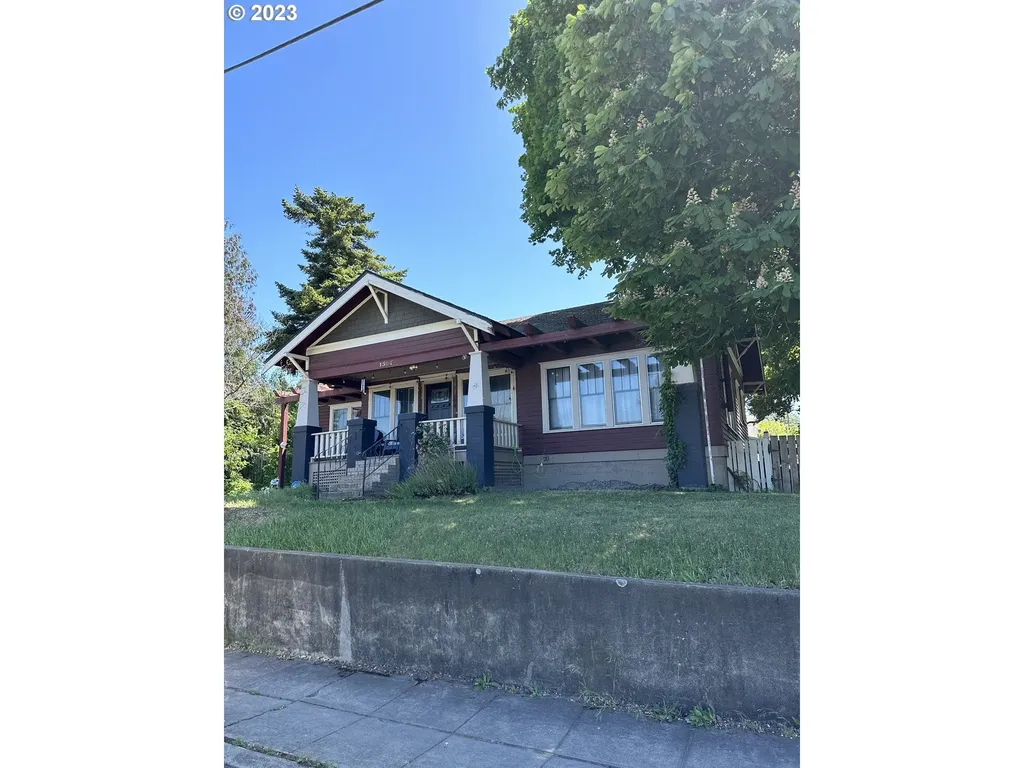 1504 E 9th Street The Dalles OR 97058