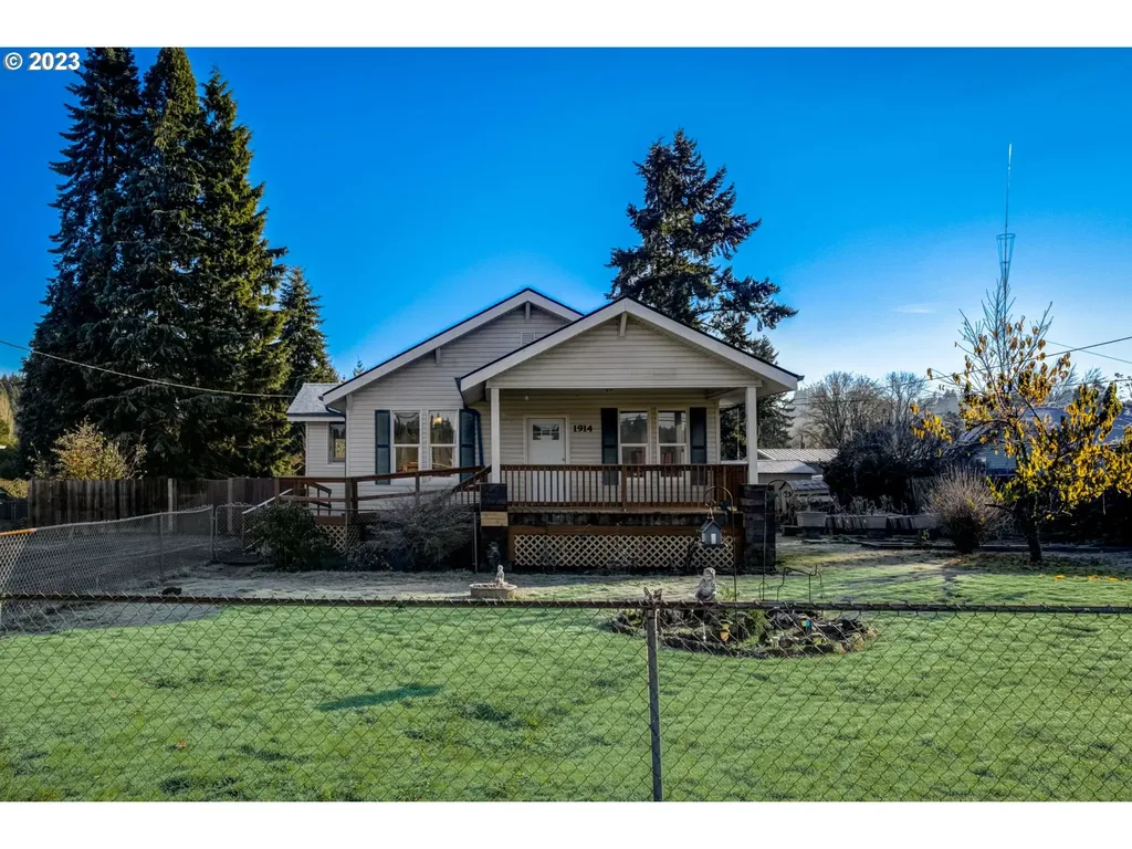 1914 Pacific Avenue N Kelso WA 98626