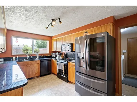 2465 17th Street Springfield OR 97477