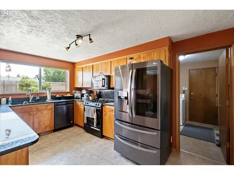 2465 17th Street Springfield OR 97477