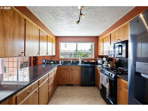 2465 17th Street Springfield OR 97477