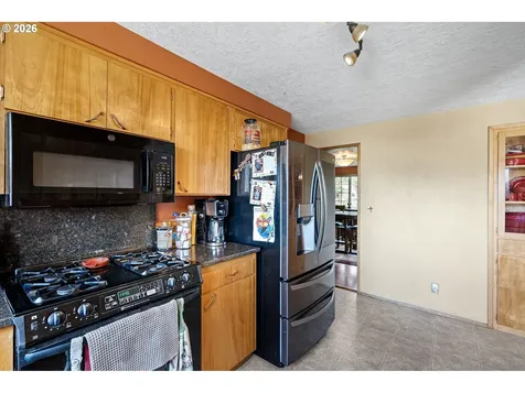 2465 17th Street Springfield OR 97477