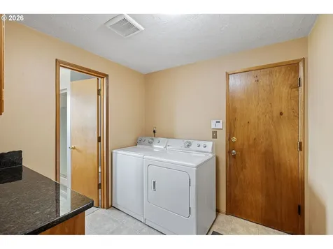 2465 17th Street Springfield OR 97477