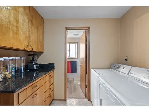 2465 17th Street Springfield OR 97477