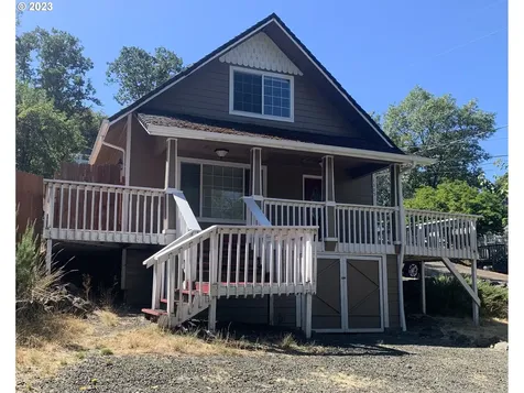 1305 Se Marsters Avenue Roseburg OR 97470