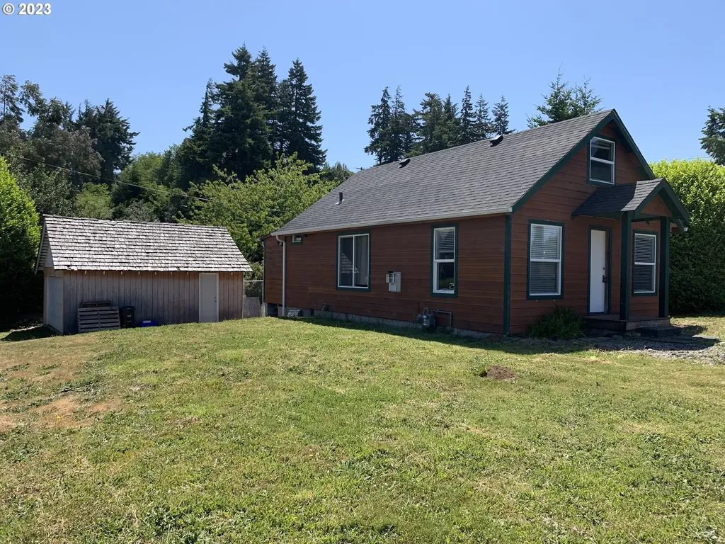 2925 Chester Street North Bend OR 97459