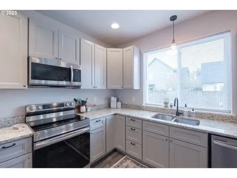 2364 Mountain River Drive Lebanon OR 97355