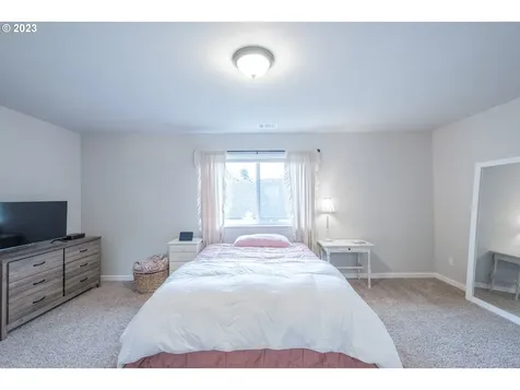 2364 Mountain River Drive Lebanon OR 97355