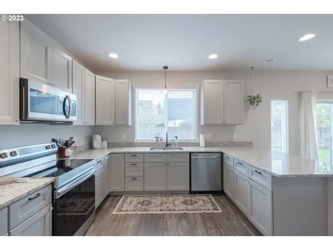 2364 Mountain River Drive Lebanon OR 97355