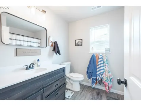 2364 Mountain River Drive Lebanon OR 97355