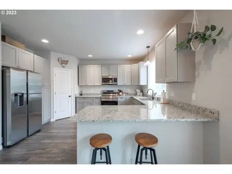 2364 Mountain River Drive Lebanon OR 97355