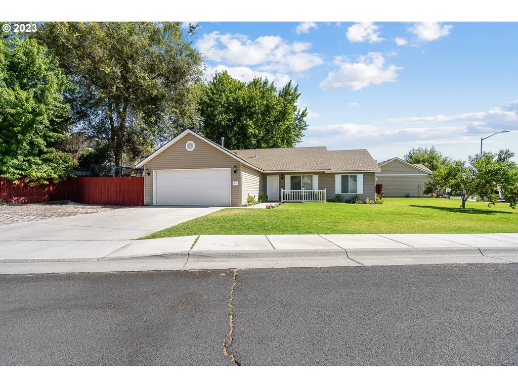 1574 Sw Meadow View Drive Hermiston OR 97838