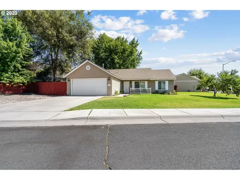 1574 Sw Meadow View Drive Hermiston OR 97838