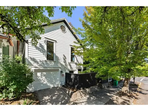 1935 Nw 25th Avenue Portland OR 97210