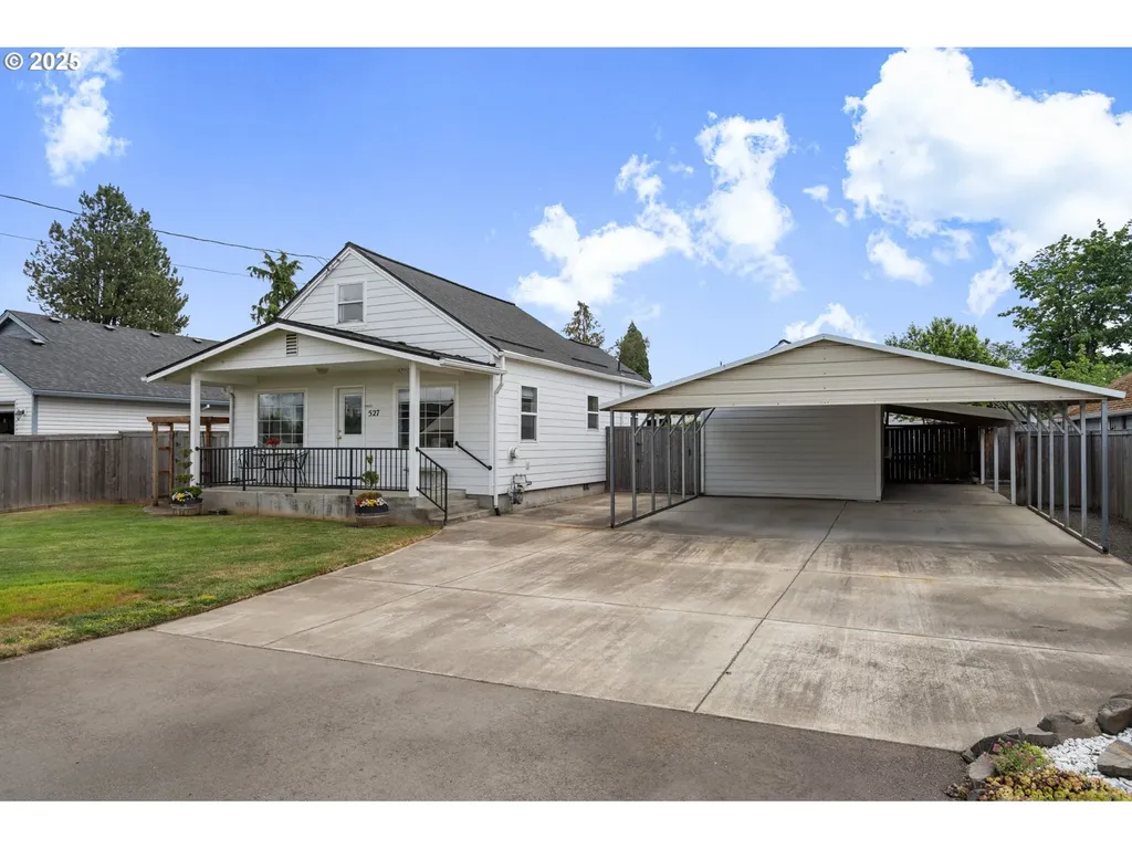 527 Hart Avenue Molalla OR 97038