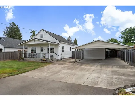 527 Hart Avenue Molalla OR 97038