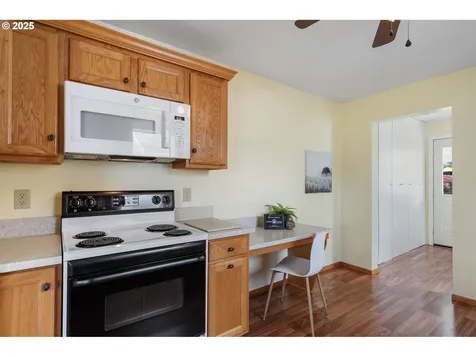 527 Hart Avenue Molalla OR 97038