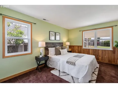 527 Hart Avenue Molalla OR 97038