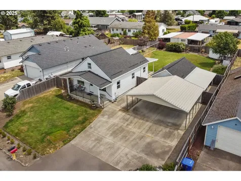 527 Hart Avenue Molalla OR 97038