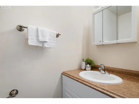 527 Hart Avenue Molalla OR 97038