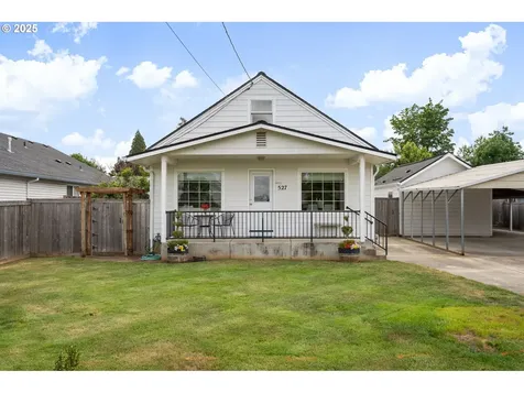527 Hart Avenue Molalla OR 97038