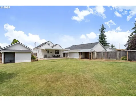 527 Hart Avenue Molalla OR 97038