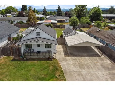 527 Hart Avenue Molalla OR 97038
