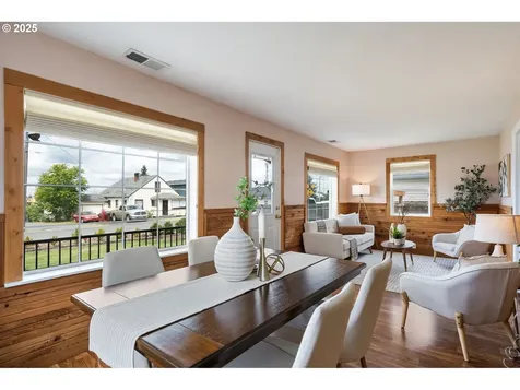 527 Hart Avenue Molalla OR 97038