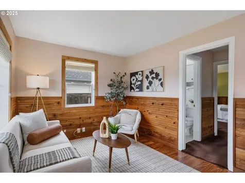 527 Hart Avenue Molalla OR 97038