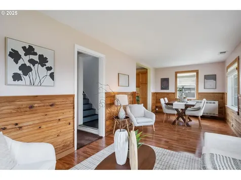 527 Hart Avenue Molalla OR 97038