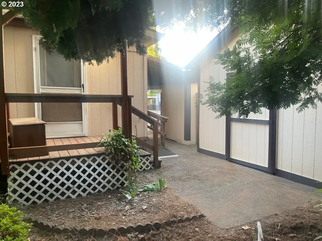 1901 Se Minter Bridge Road Hillsboro OR 97123