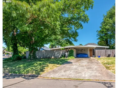 582 Cardinal Way Springfield OR 97477