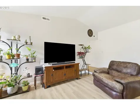 3823 NE Lincoln Street Hillsboro OR 97124