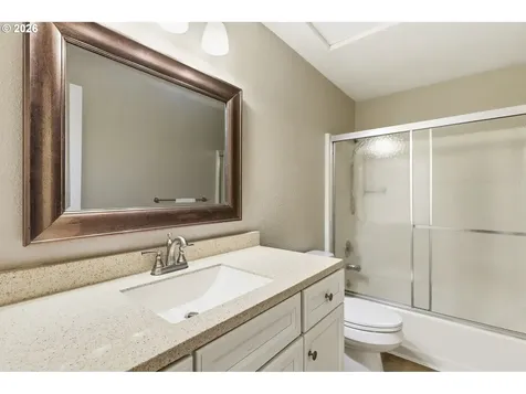 3823 NE Lincoln Street Hillsboro OR 97124