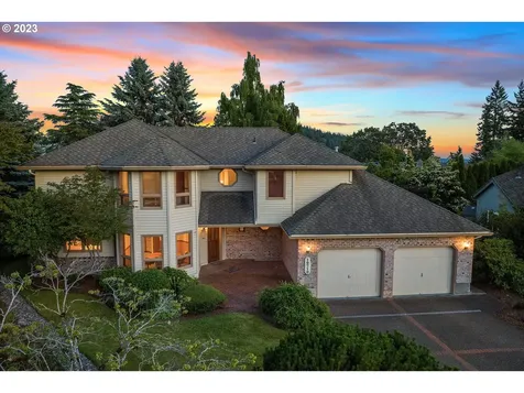 10710 Se Marilyn Court Happy Valley OR 97086