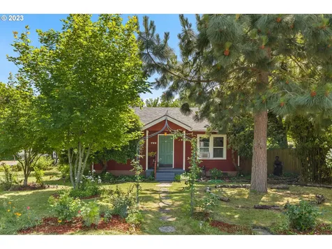 762 Se Cleveland Avenue Mcminnville OR 97128