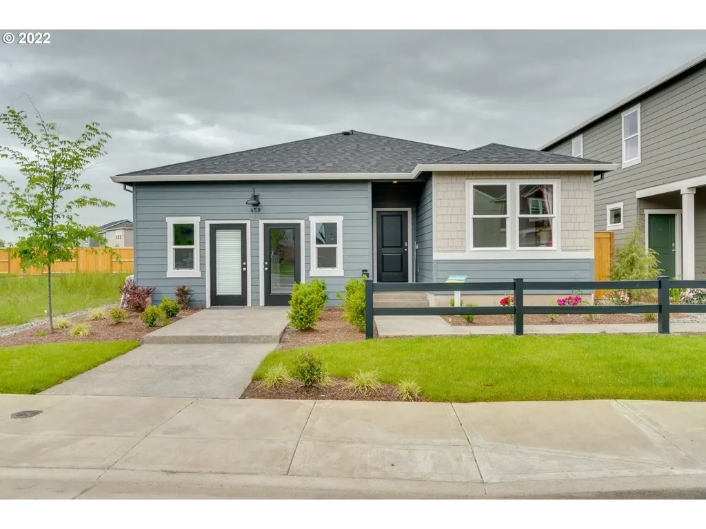 382 Greencrest Street Ne Salem OR 97301