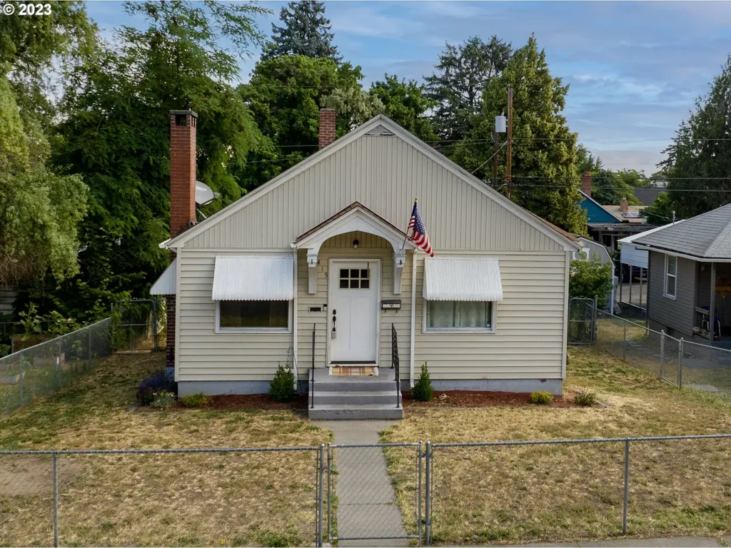 415 W 11th Street The Dalles OR 97058